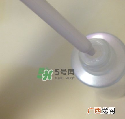 olay玉兰油小白瓶小绿瓶哪个好？olay小白瓶小绿瓶区别
