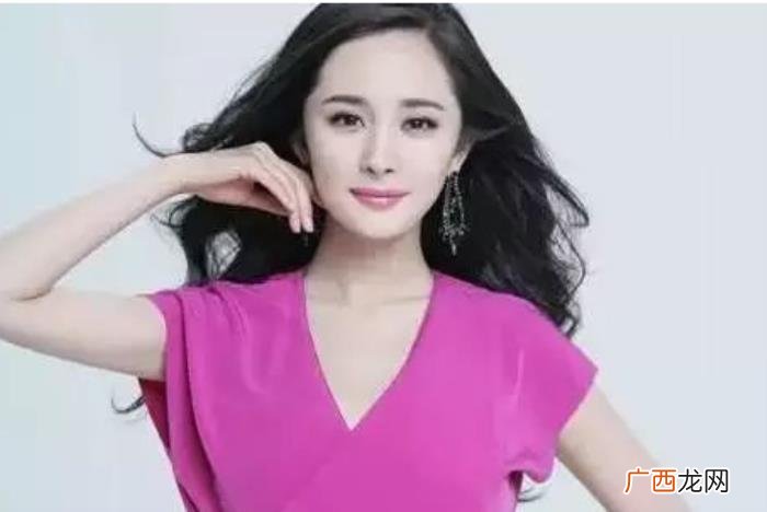 杨幂女老板，杨幂在嘉行传媒的老板和大股东身份被掏空
