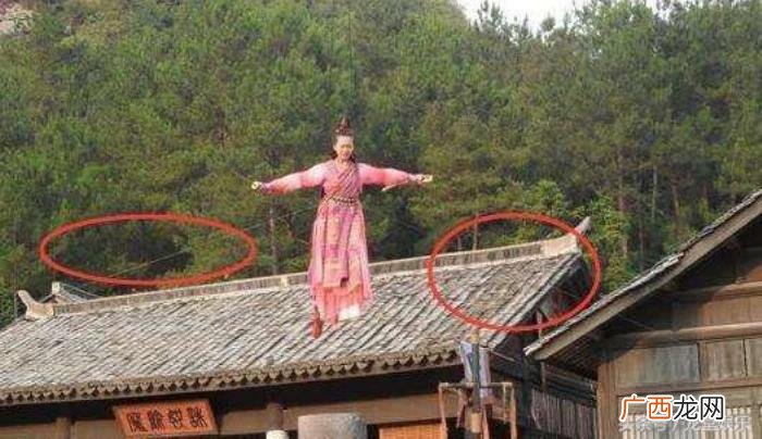 刘烨刘亦菲，夜孔雀中逗比刘烨给女神刘亦菲治理脚伤