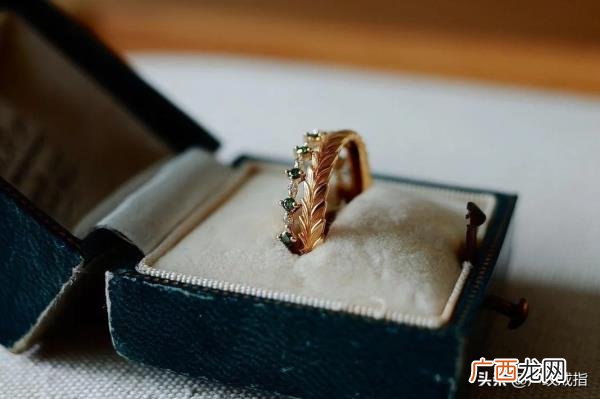 爱与被爱的同时爱才会有意义，爱与被爱同时发生