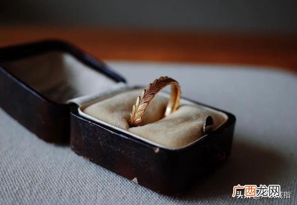 爱与被爱都是一种需要,爱与被爱同时发生