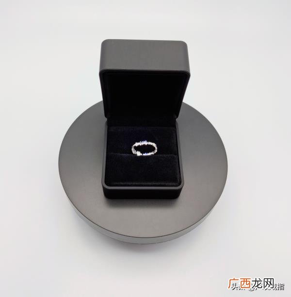 爱与被爱都是一种需要,爱与被爱同时发生
