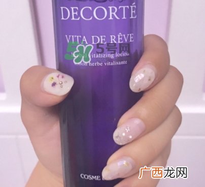 黛珂紫苏水和cpb水磨精华哪个好？紫苏水和cpb水磨搭配