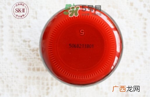 sk2大红瓶面霜和olay玉兰油大红瓶面霜哪个好_区别