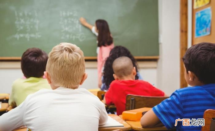 不受老师待见的学生 老师冷落一个学生的表现