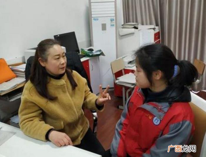 不受老师待见的学生 老师冷落一个学生的表现