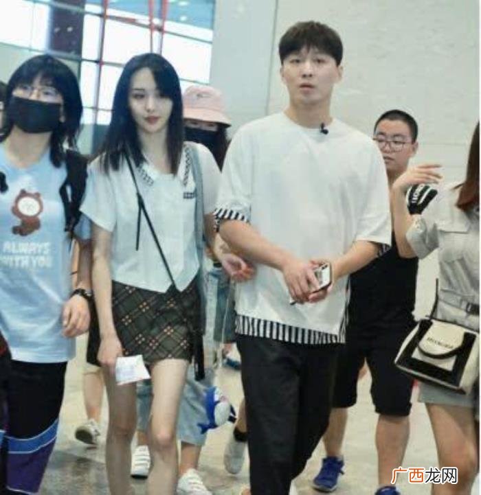 郑爽的男朋友是谁，郑爽张恒被曝将于十月结婚