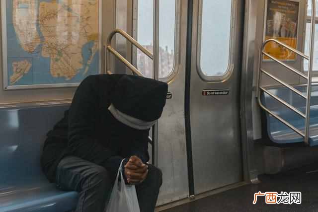 如何发朋友圈挽回前任??怎么利用朋友圈,成功挽回前任?