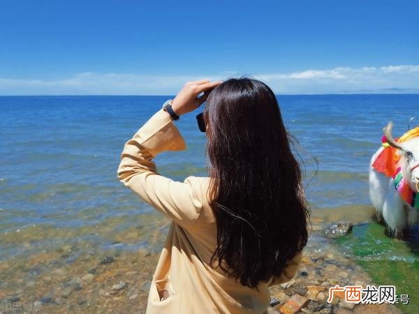 爱与被爱同时才有意义的下句，逃离的爱与被爱都是错