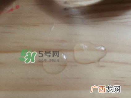 悦木之源菌菇水是爽肤水吗？悦木之源菌菇水是精华吗