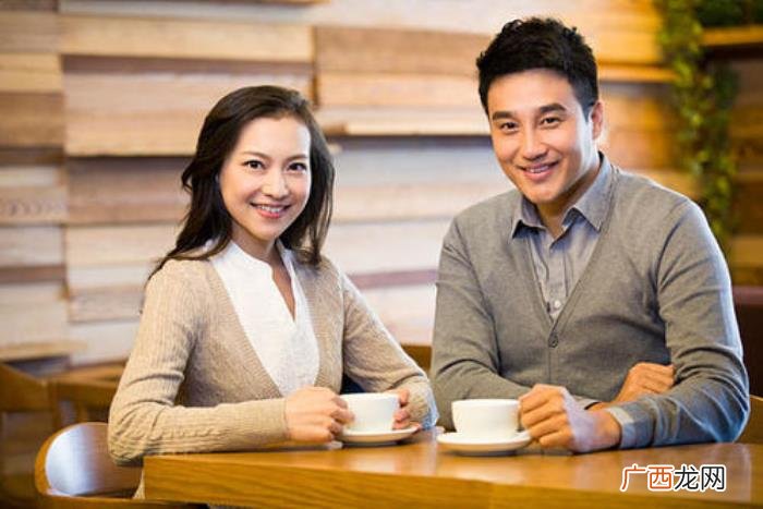 谈女朋友不知道聊什么怎么办，和女孩不知道该聊些什么