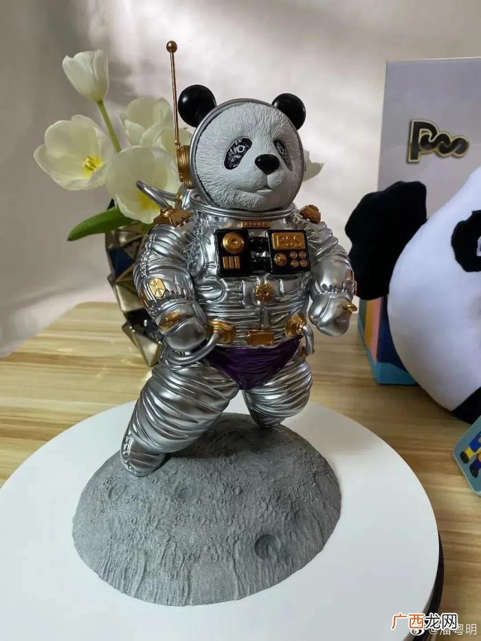 潘粤明作品，最近潘粤明作品被国际艺术基金收藏了