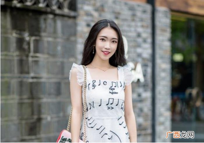 脸长的女生适合什么发型，脸长女生不能梳露额发型