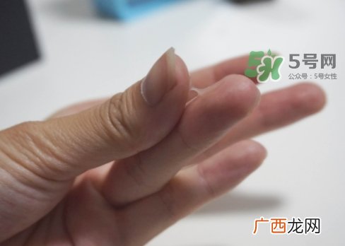 小棕瓶和百优眼霜哪个好？小棕瓶眼霜和百优眼霜对比