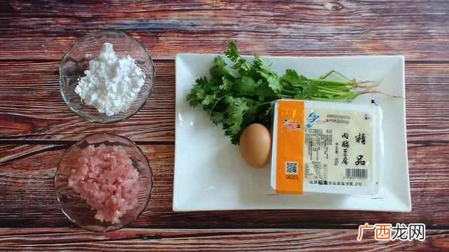 鸡蛋和豆腐一起怎么做？豆腐搭配鸡蛋这样做，喝一口香又滑