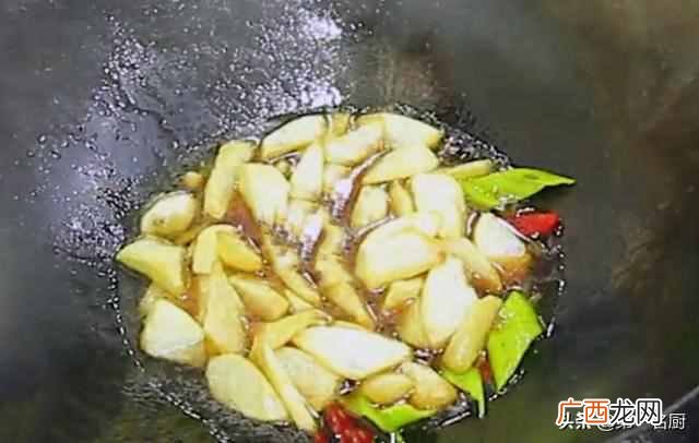 家庭红烧土豆的简单做法？红烧土豆怎样做才好吃？