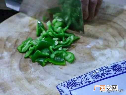 家庭红烧土豆的简单做法？红烧土豆怎样做才好吃？