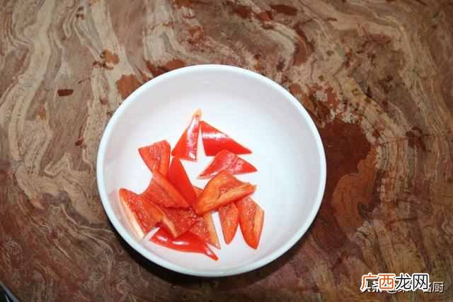 家庭红烧土豆的简单做法？红烧土豆怎样做才好吃？