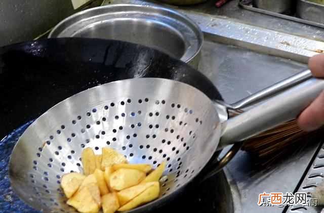 家庭红烧土豆的简单做法？红烧土豆怎样做才好吃？