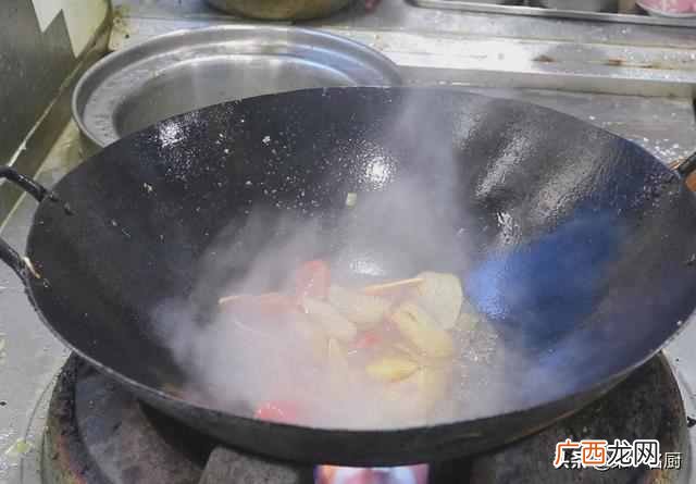 家庭红烧土豆的简单做法？红烧土豆怎样做才好吃？