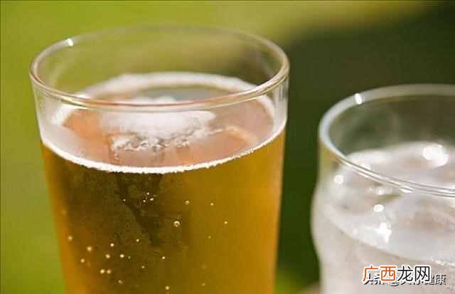 苏打水有什么作用和功效？常喝苏打水对身体有什么好处