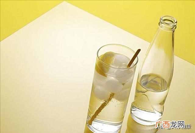 苏打水有什么作用和功效？常喝苏打水对身体有什么好处