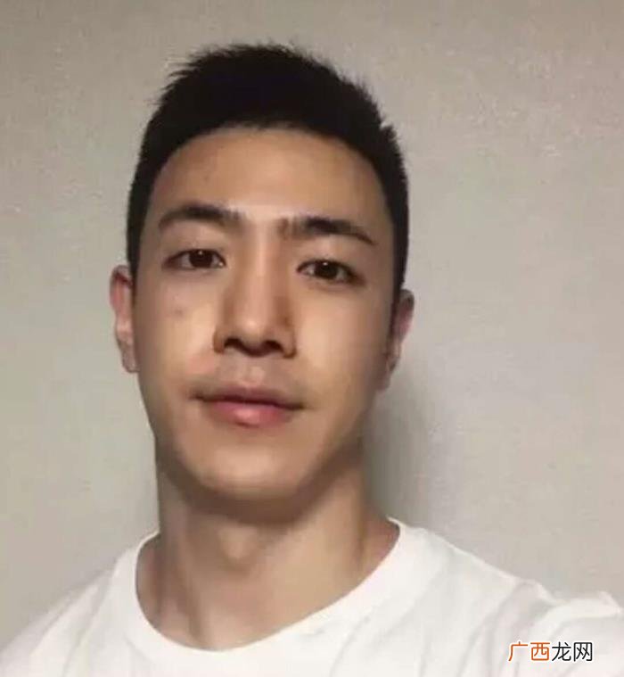国字脸男生适合什么发型，男生国字脸适合的发型