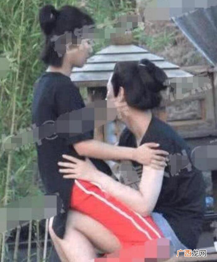 杨紫男朋友是谁，杨紫打飞的探班男友秦俊杰