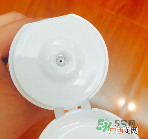理肤泉洁面啫喱怎么样?理肤泉洁面啫喱好用吗?