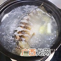汤奶白有技巧 豆腐鲫鱼汤秘?鲜美营养清炖鱼汤