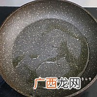 汤奶白有技巧 豆腐鲫鱼汤秘?鲜美营养清炖鱼汤
