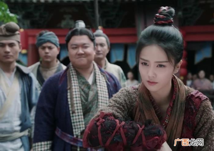 白浅大师兄，白鹿演绎帅气龙帮主与白浅大师兄带来