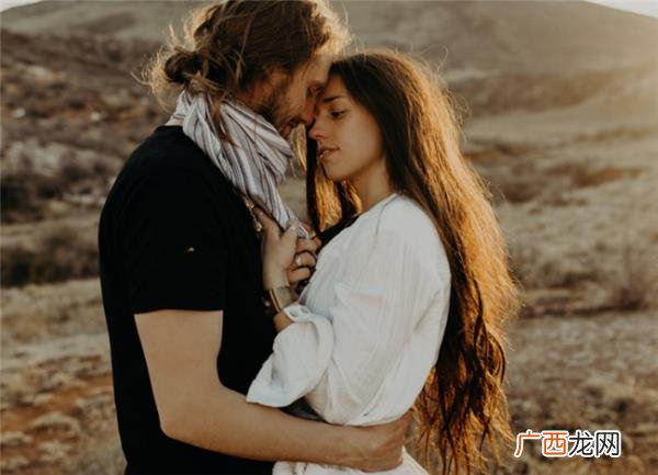 暧昧了很久的男生有女朋友了，愿意和你暧昧很久的男人