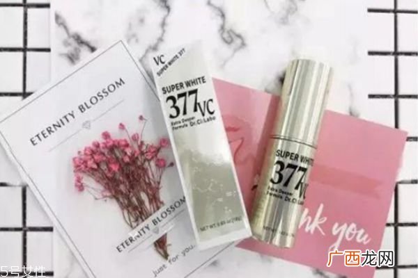40岁女人精华液用什么适合四十岁的面部精华