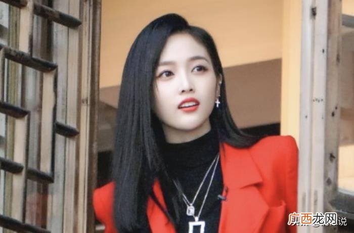 吴宣仪肖战，中国好同事肖战为吴宣仪新店开张送花篮