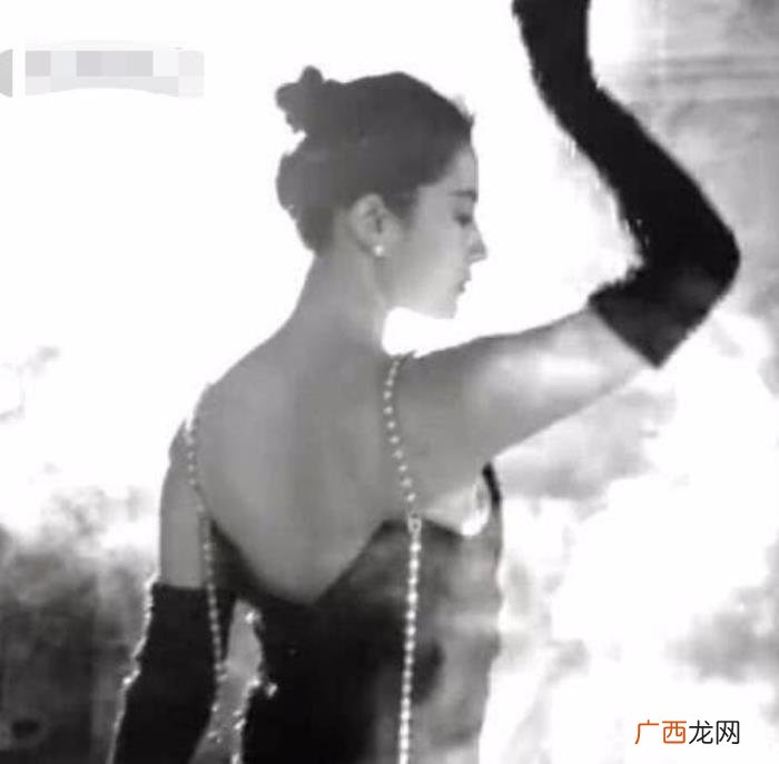 邓超刘亦菲，刘亦菲自称搞笑起来就没邓超什么事