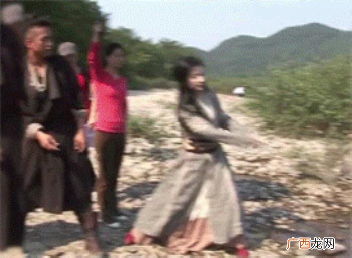 邓超刘亦菲，刘亦菲自称搞笑起来就没邓超什么事