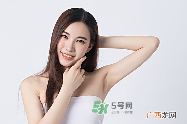 外油内干的皮肤怎么护理 先补水还是先控油