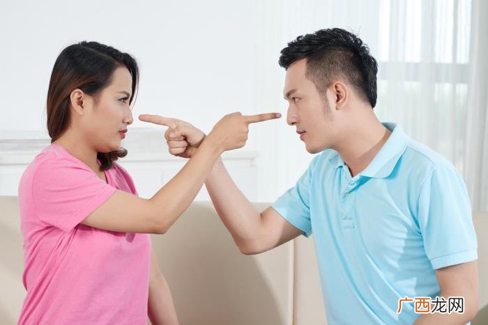 一吵架就把离婚挂嘴边的女人 一吵架就离婚的女人能不能要