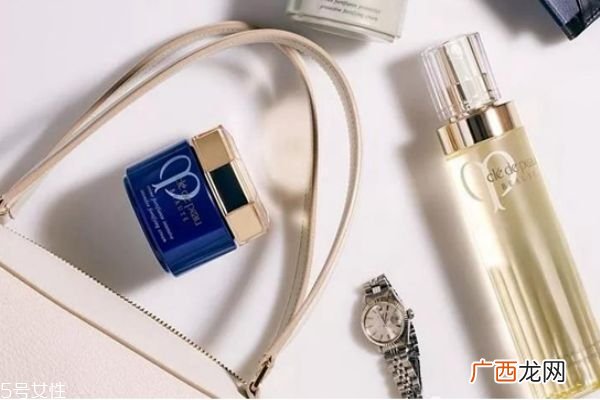 不同牌子的水乳可以一起用吗不同品牌护肤品可以混搭