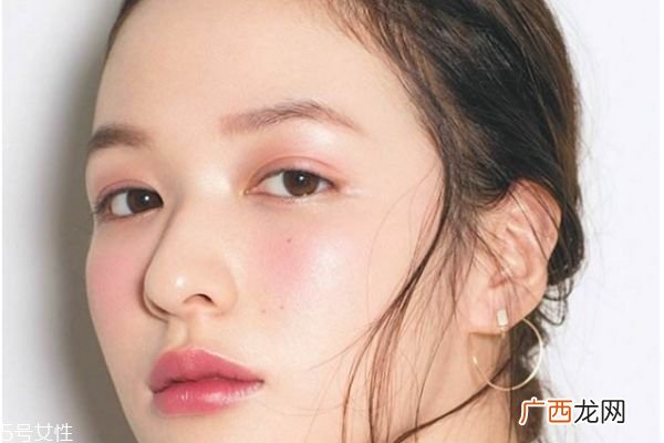 保湿面膜可以天天做吗保湿面膜用完要洗脸吗