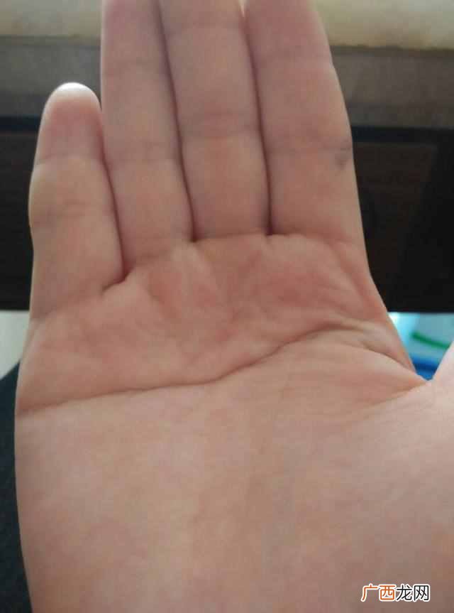 什么是断掌？？断掌打人疼是不是真的？