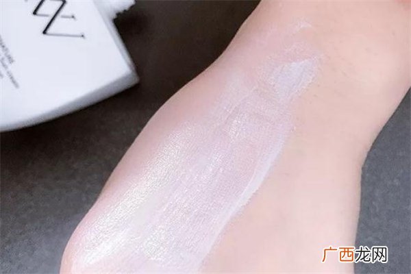 vn铂金包防晒霜油吗清爽乳液质地