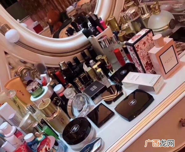 暗恋一个男生该怎么做，遇到喜欢的男生怎么追