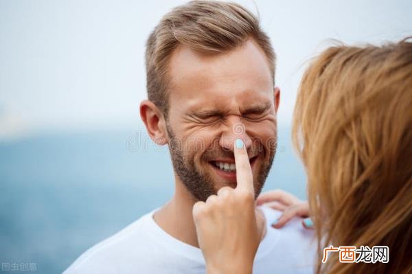 暗恋你男人吃醋时说的话，男人暗恋你时