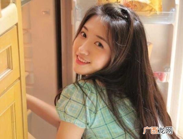 暗恋一个女孩的句子，逗女孩开心的幽默句子笑话
