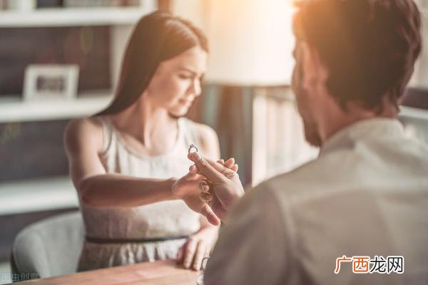 要分手了怎么挽留她女朋友,异地分手怎么挽回女朋友