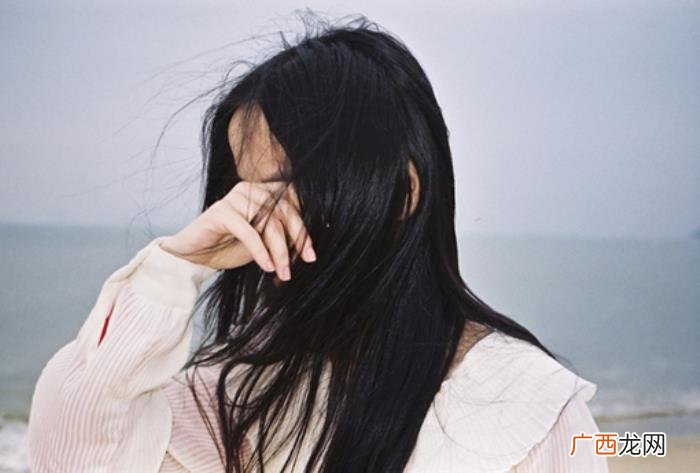 把情人拉黑他会难过吗，拉黑的那一刻你会难过吗