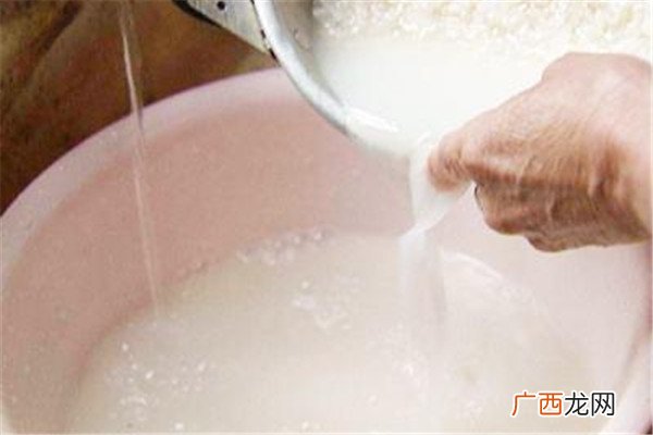 淘米水加白醋洗脸能变白吗这样洗脸变白
