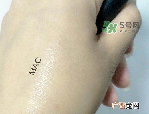 mac唇部打底膏怎么用？mac唇部打底使用方法